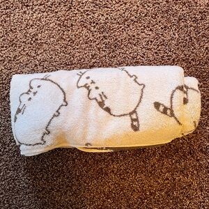 NWOT Pusheen Bath Towel
